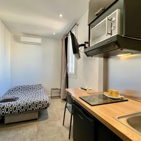 Small Ac & Clim - Near Center